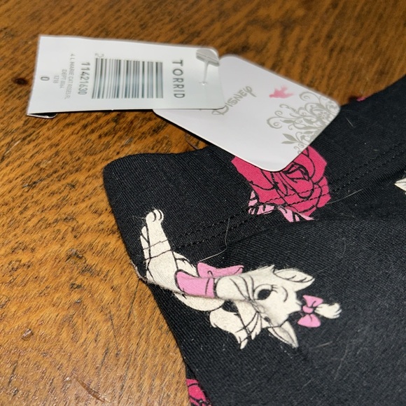 Disneys The  Aristocats Marie Floral Leggings - Picture 4 of 5